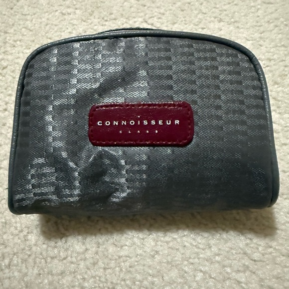 UNITED AIRLINES Connoisseur Class Travel Amenity Bag Red Tag - Picture 1 of 2